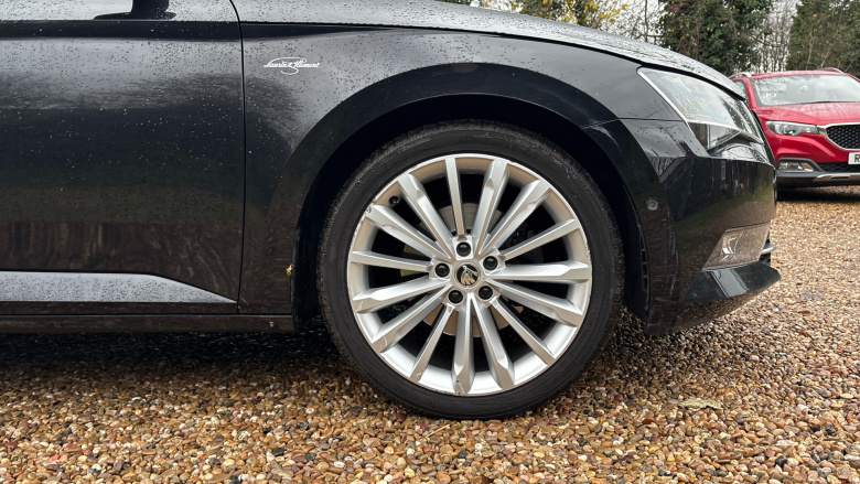 Skoda Superb 2.0 TDI CR 190 Laurin + Klement 4X4 5dr DSG [7 Sp] Diesel Estate